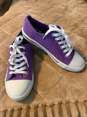 Airwalk Purple Canvas Low-Top Sneakers with White Accents